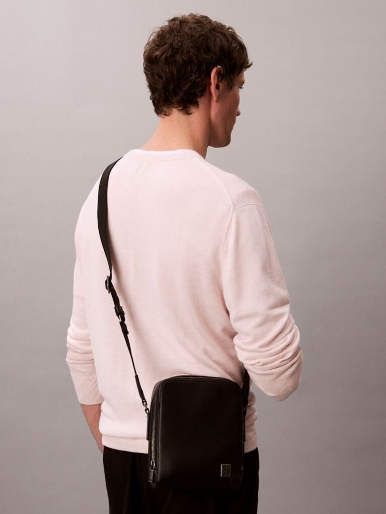 Black Emblem Logo Textured Reporter Bag  Men