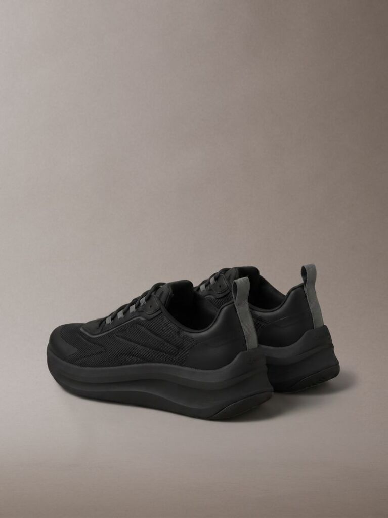 Black CK Volumax - Chunky Runner Trainers  Men