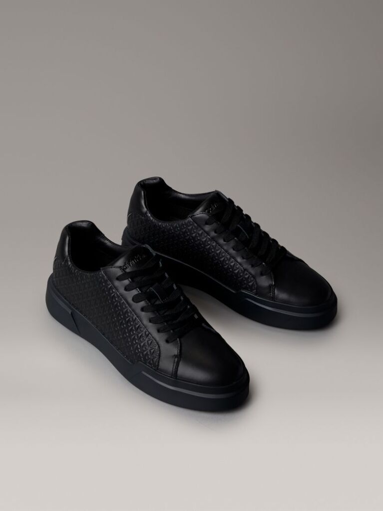 Black Durable Traction Logo Trainers  Men